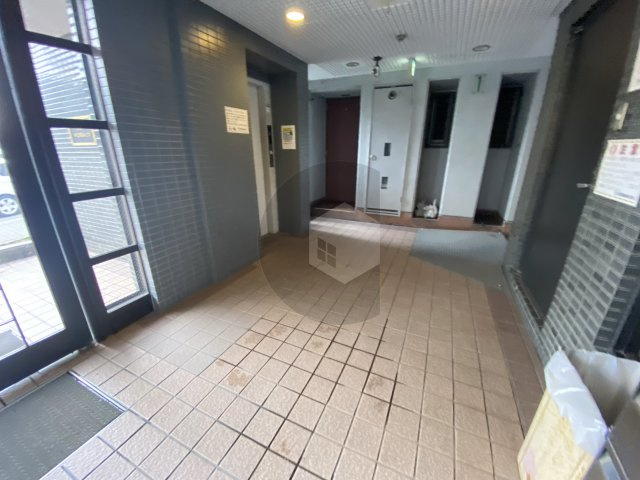 サーティ西尾のロビー