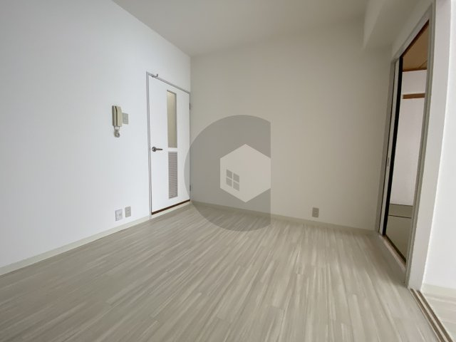 サーティ西尾の洋室