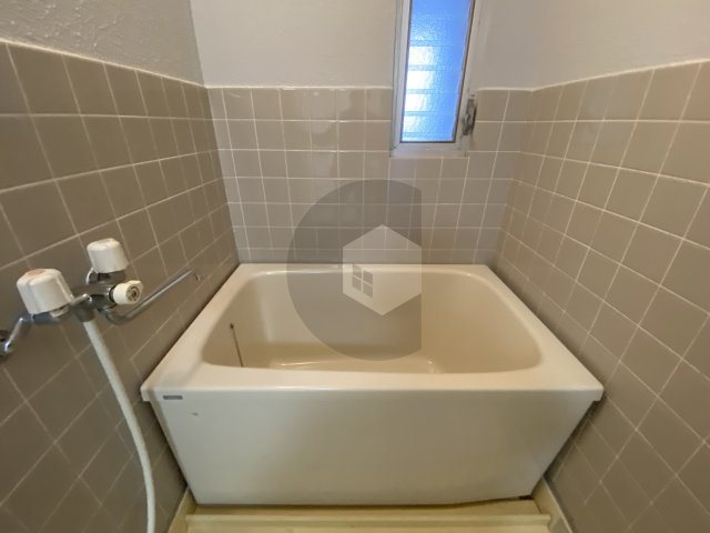 サーティ西尾の浴室