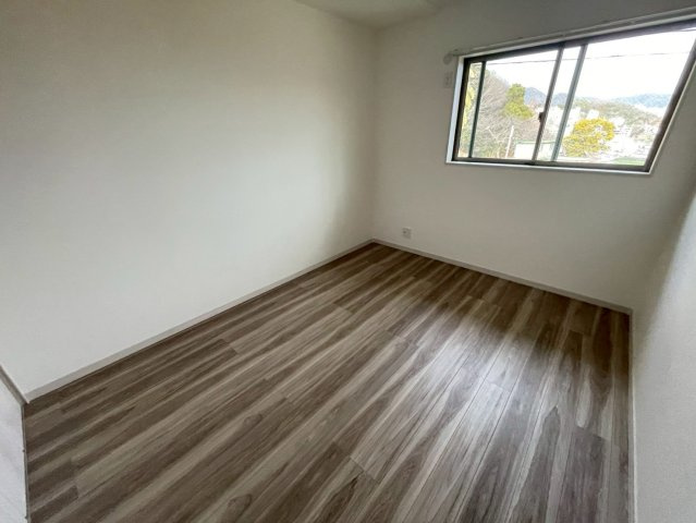 リアライズ箕岡の居間・リビング