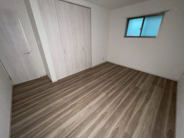 リアライズ箕岡の居間・リビング