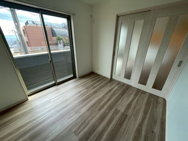 リアライズ箕岡の居間・リビング