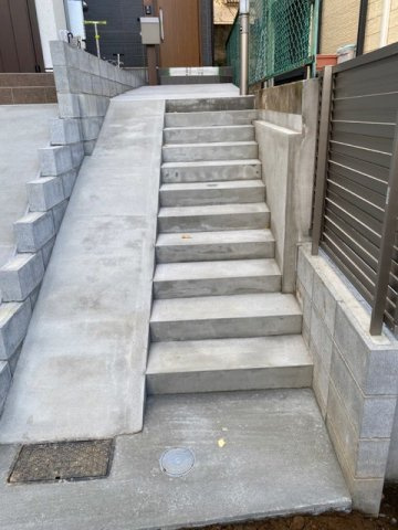 上原１丁目戸建のエントランス|一戸建てです