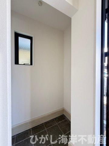 藤沢市大庭　　新築戸建　の設備|シューズインクローク