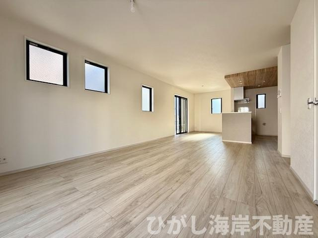 藤沢市大庭　　新築戸建　の居間・リビング|21.2帖　LDK