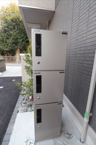 アピリシティⅡのエントランス|宅配BOX付きで不在時の荷物の受け取りに便利です☆