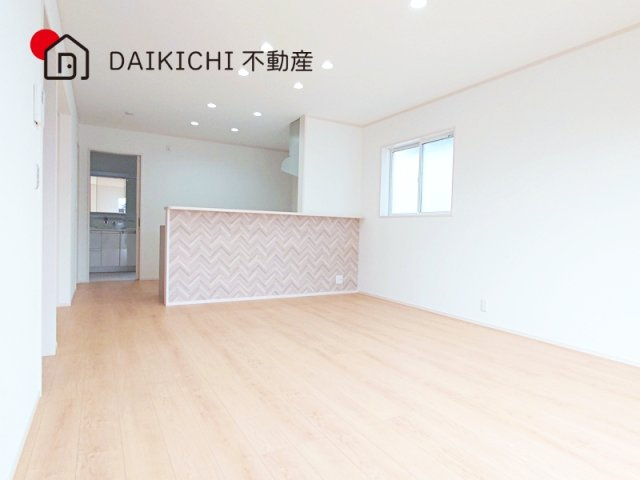 【居間・リビング】 | 鴻巣市小松1丁目　新築戸建　全14棟　13号棟