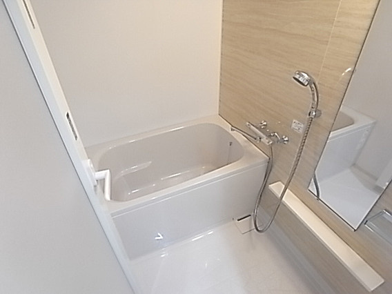 ウエストヒルズ大倉山の浴室