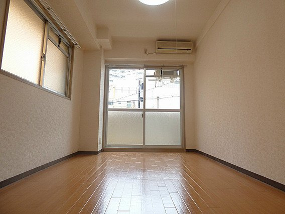 プラシード六甲の居間・リビング