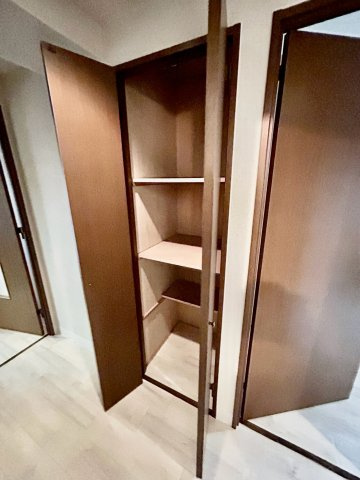 メゾンドール江坂の収納|押入