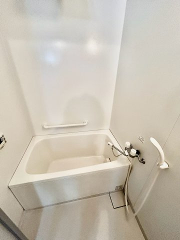 メゾンドール江坂の浴室