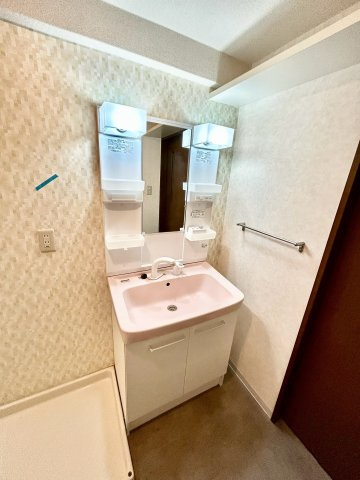 メゾンドール江坂の洗面所