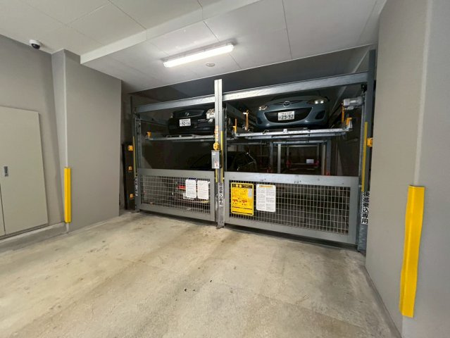 プレサンス谷町九丁目駅前の駐車場