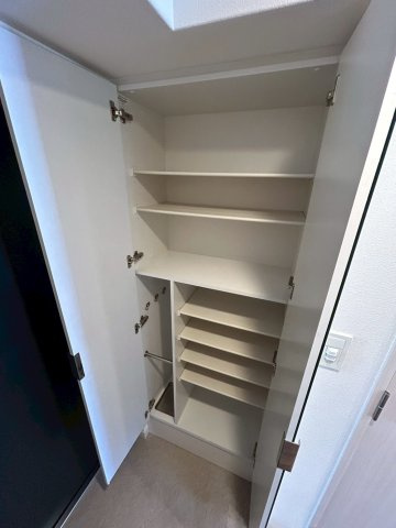 プレサンス谷町九丁目駅前の収納