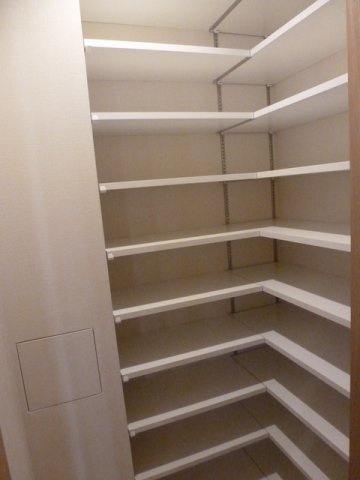 港区六本木５丁目の賃貸マンションのその他|シューズインクローゼット