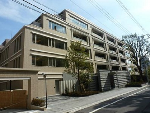 港区六本木５丁目の賃貸マンションの外観