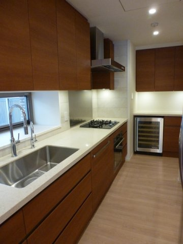 港区六本木５丁目の賃貸マンションのキッチン