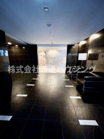 エスリード江坂公園のロビー