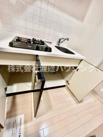 エスリード江坂公園のキッチン|キッチン下収納