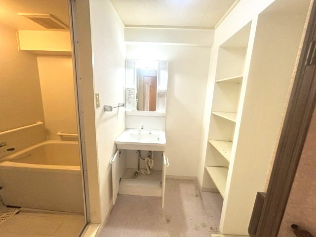 ヴィンテージ御影の独立洗面台