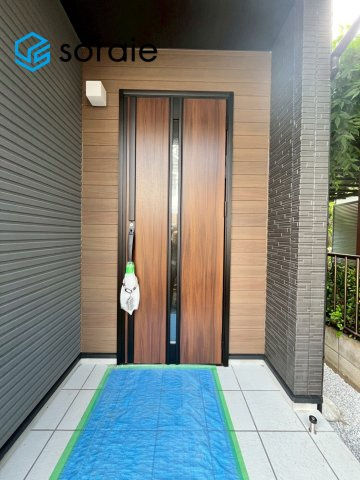 狭山市広瀬台2期　新築戸建の玄関|5/19撮影