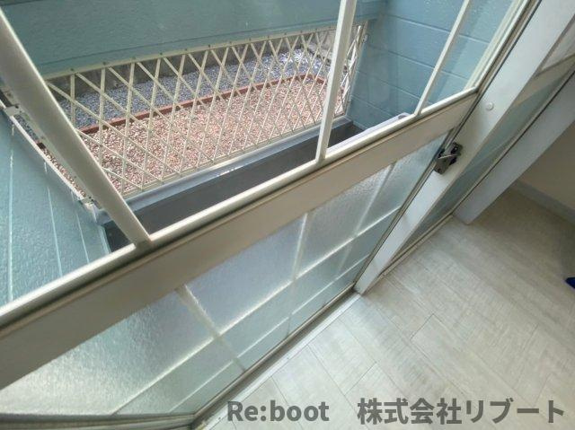 浦安市今川２丁目のアパートのバルコニー