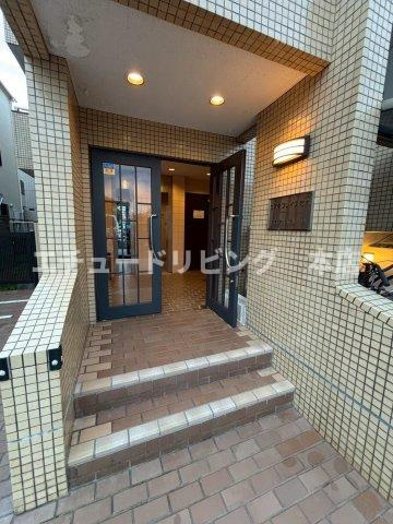 コスモプレイス志木のエントランス