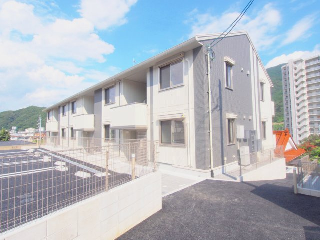 広島市安芸区中野４丁目のアパート