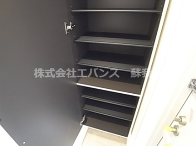  | ユニヴァリィ　ルークス