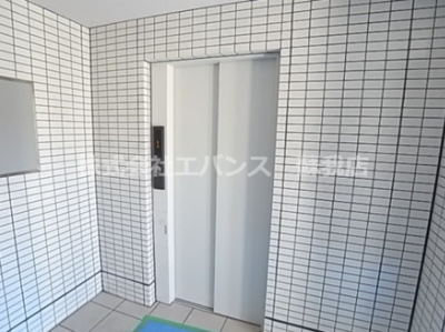  | ユニヴァリィ　ルークス