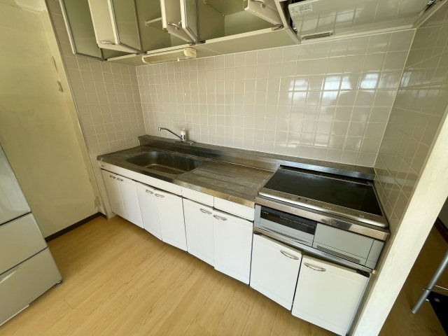 レヂオンス高江のキッチン