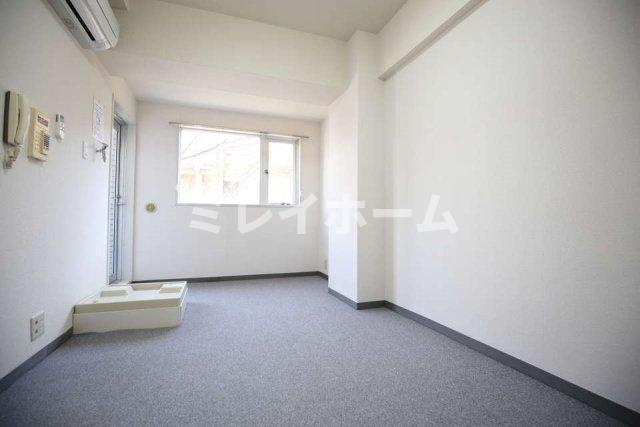 クリオ石川台壱番館の居間・リビング