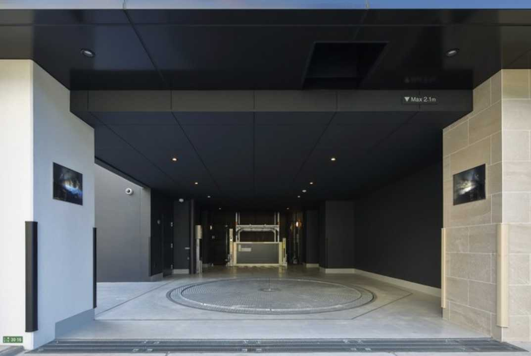 プレディアコート三軒茶屋　新築　ペット相談　礼金０　のエントランス