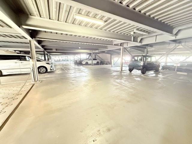 ディアエスタミオ星陵台の駐車場