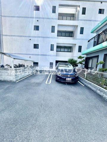 セカンドクリスタルの駐車場