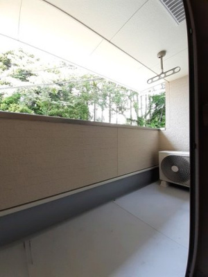 【バルコニー】 | ヴィラ・エー | 広々としたバルコニーです