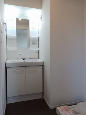 【洗面所】 | アラタレジデンスＡ | 広い洗面スペース