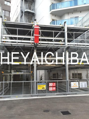 ライジングプレイス亀戸の駐車場