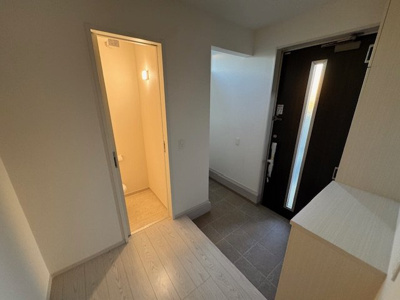 【玄関】 | Terrechez海部郡蟹江町桜2期全5棟 | LINEから簡単お問合せ可能！
友達検索で@nqk7328tです！。