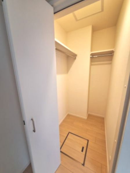 アジュール目黒不動前の収納|ウォークインクローゼット