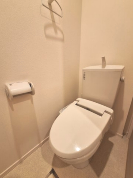 アジュール目黒不動前のトイレ|ウォシュレット