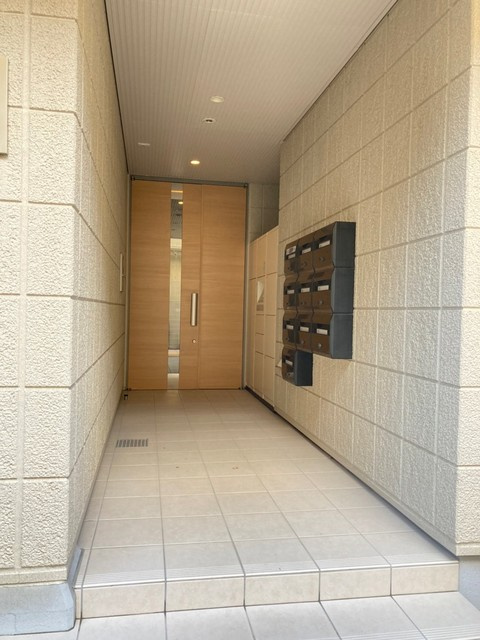 アジュール目黒不動前のエントランス