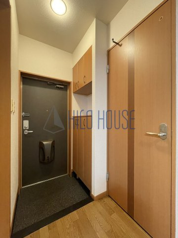 ウィステリアの玄関