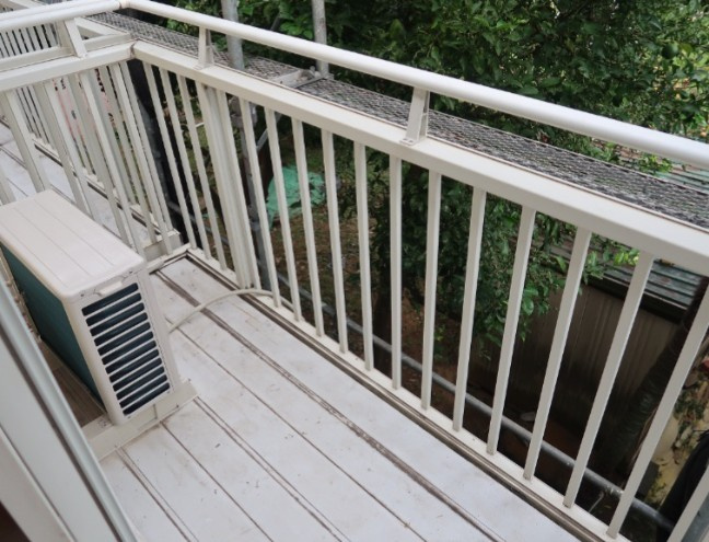 アミー一番館のバルコニー