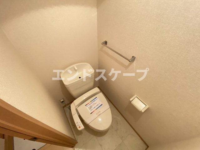 リヴェールマリーズ　Ｂのトイレ|高崎、前橋、伊勢崎エリアのお部屋探しはエンドスケープまで！お客様の理想お聞かせ下さい♪
クロスの色が異なる場合があります。