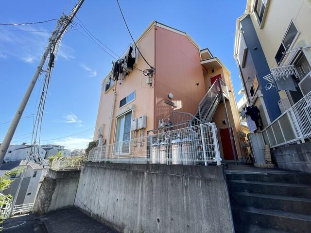 横浜市西区西戸部町1丁目のアパートの画像