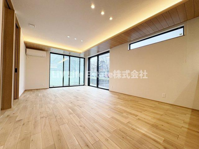 小金井市貫井北町５丁目戸建の居間・リビング