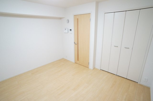 アルドゥル三条奈良Ⅱの洋室