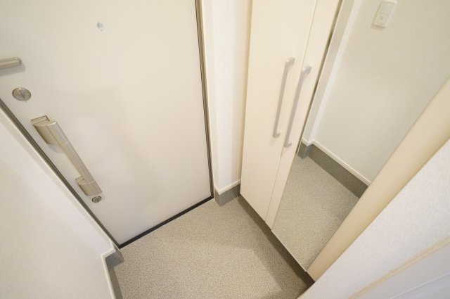 アルドゥル三条奈良Ⅱの玄関