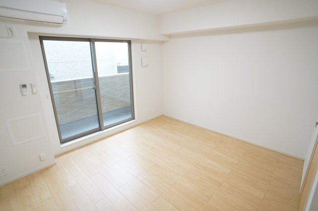 アルドゥル三条奈良Ⅱの居間・リビング